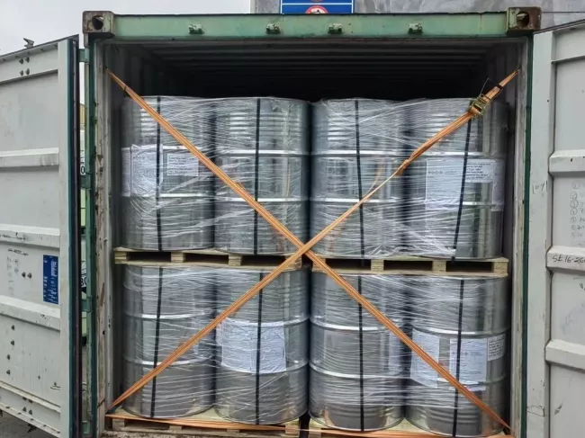 Por que as baixas impurezas mecânicas são importantes em fosfato de trixilenil para aplicações retardantes de incêndio